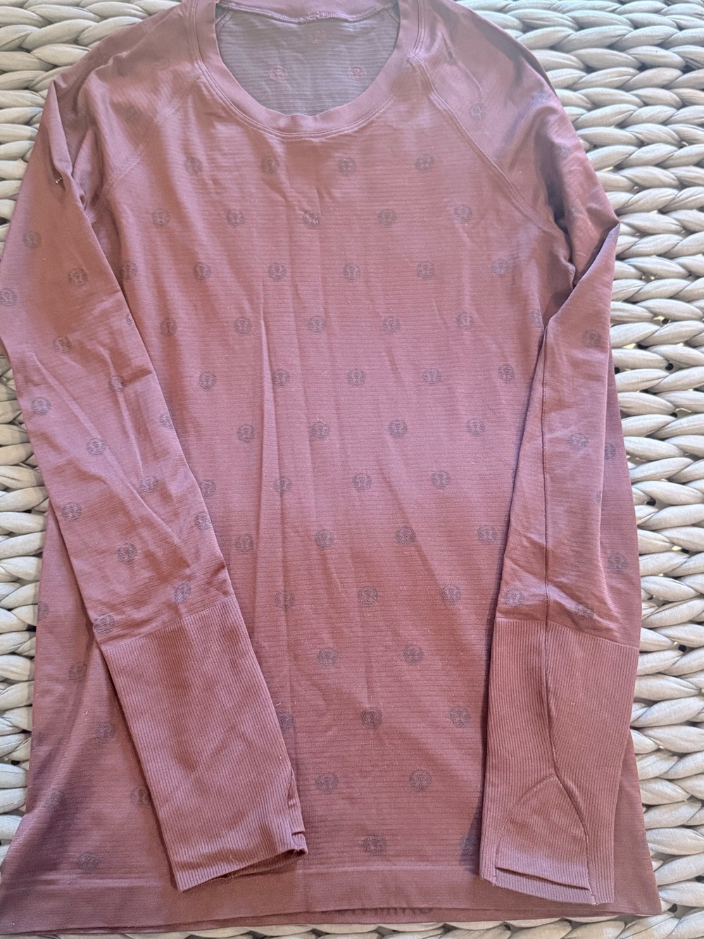 Lululemon Swiftly Tech long sleeve. Hip length. Size 8